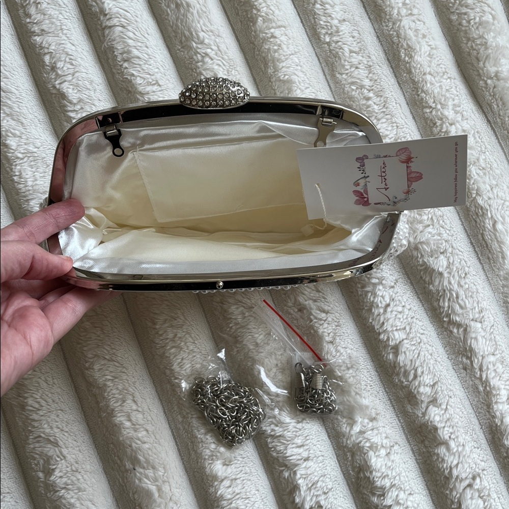 NWT Pearl Bridal Clutch! - Picture 4 of 10